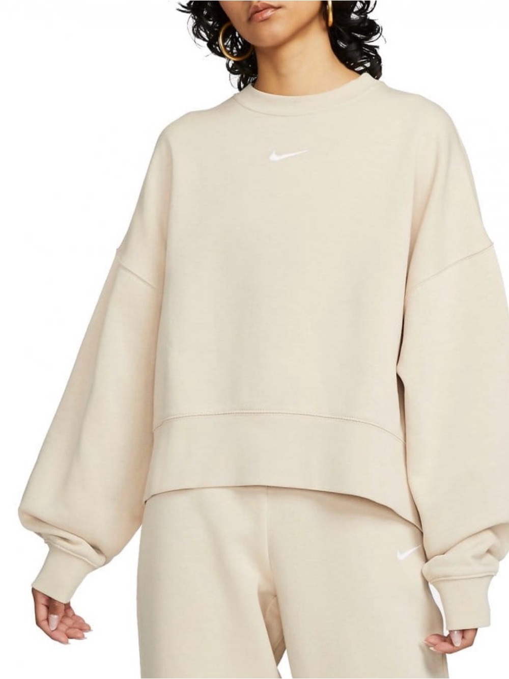 Nike Women's Beige Oversized Crewneck Sweatshirt